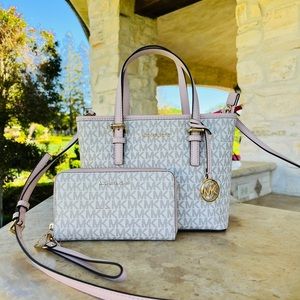 Michael Kors XS Carry All signature small tote&wallet powdered blush NWT